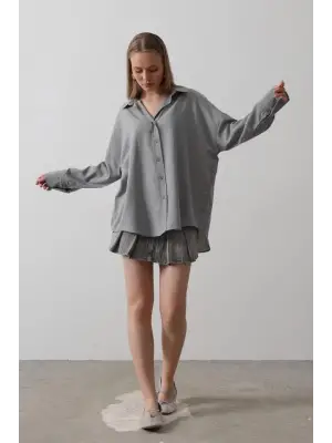 Omarı Şık Detaylı Gri Gömlek