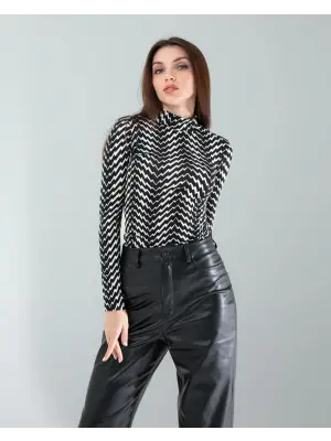 Omarı Modern Geometrik Desenli Uzun Kollu Vücut