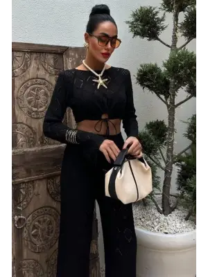 Omarı Şık Detaylarla Tamamlanan Açık Hava Takımı