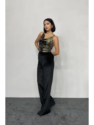 Omarı Parlak Askılı Degaje Bluz