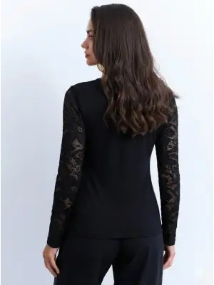 Göz Alıcı Dantelli Kruvaze Yakalı Viskon Bluz