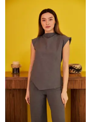 Omarı Şık Gri Kol Düğmeli Gömlek Takımı