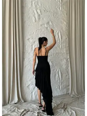 Omarı Asimetrik Katlı Siyah Güllü Elbise