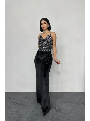 Omarı Degaje Bluz - Göz Alıcı Askı Detaylarıyla Şık Tasarım