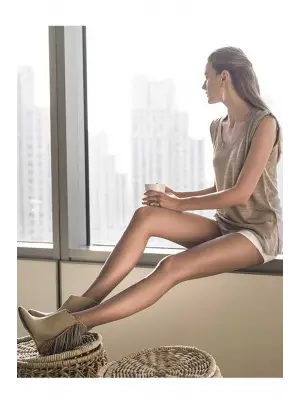 Omarı Ultra İnce ve Şeffaf Külotlu Çorap - 15 Denye