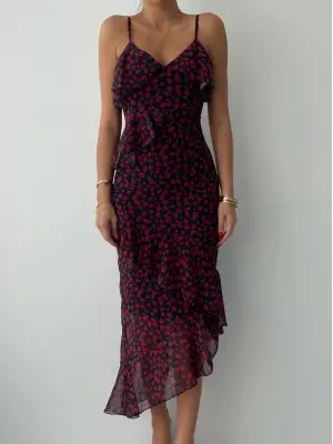 Omarı Hafif Kumaşlı Şifon Elbise