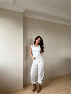 Omarı Zarif Tasarım Beyaz Bodysuit