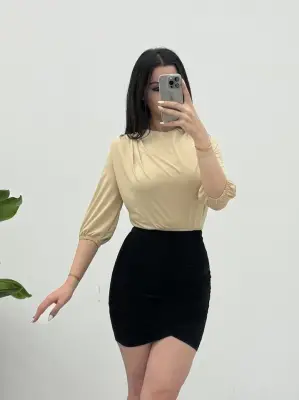 Omarı Omuzdan Büzgülü Vatkalı Sendy Bluz - Bej
