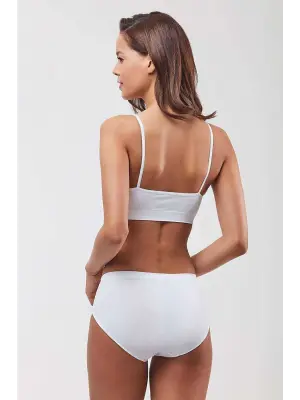 Omarı İnce Askılı Dikişsiz Beyaz Büstiyer - Rahatlık ve Şıklık Tek Adımda!