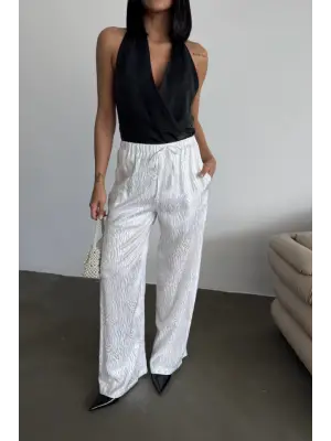 Omarı Elegan Jakar Dokulu Beyaz Pantolon