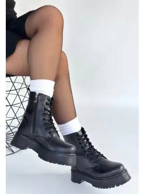 Jonni Siyah Cilt Bağcıklı Bot