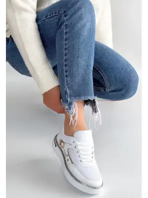 Junda Beyaz Cilt Bağcıklı Spor Ayakkabı