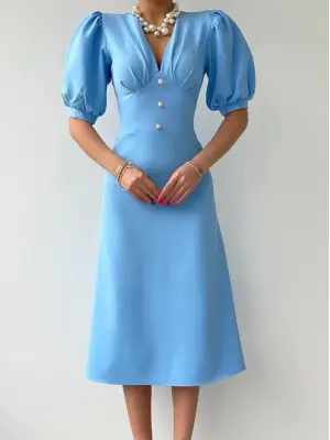 Omarı Kadife Dokulu Şık Midi Elbise