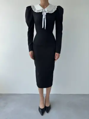 Omarı Modern ve Zarif Yakalı Elbise