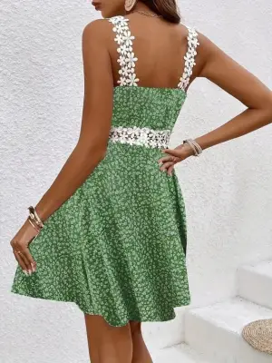 Omarı Dantel Yakalı Çiçek Desenli Supreme Elbise