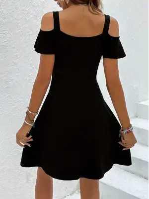 Omarı Derin V Yakalı Kadın Askılı Elbise