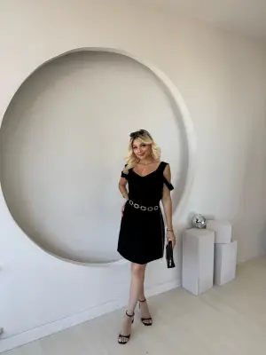 Omarı Fark Yaratan Askılı Modal Elbise