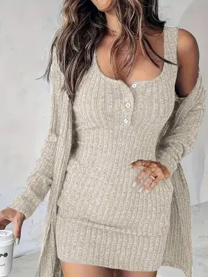 Kadın Askılı Yuvarlak Yakalı önü Düğmeli şardonlu Kaşkorse Mini Elbise Ve Kısa Ceket