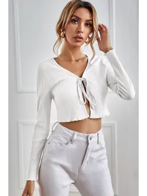 Omarı Beyaz Uzun Kollu Bağlama Detaylı Crop Top Bluz