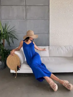 Omarı Asimetrik Kesim V Yaka Çan Elbise