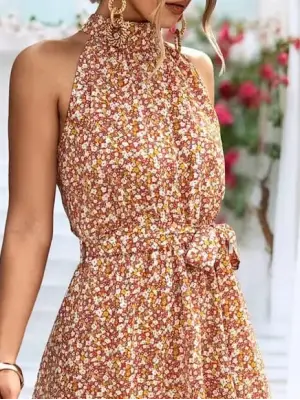 Omarı Volan Detaylı Halter Yaka Elbise