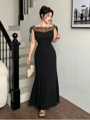 Göz Alıcı Dantel Detaylı Uzun Krep Elbise