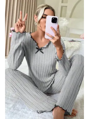 Kadın Gri Çizgili Uzun Kollu Fiyonk Detaylı Pijama Takımı Rahat Mevsimlik