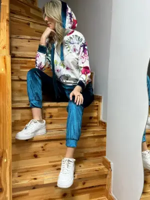 Kadın Kadife Kumaş Uzun Kollu Kapüşon Detay çiçek Baskılı Sweat Ve Pantolon Ikili Takım