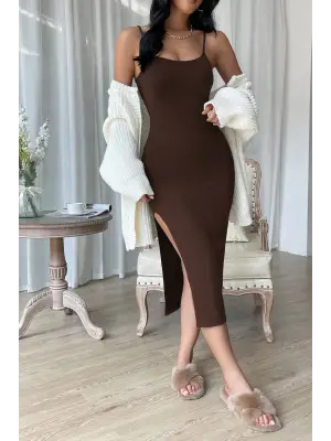 Omarı Şık Kahverengi Yırtmaçlı Diz Altı Gecelik