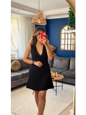 Kadın Kalın Askılı Kruvaze Yaka Eteği Volanlı Krep Elbise