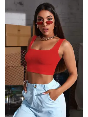 Omarı Derin V Yaka Kırmızı Crop Top - Şık ve Tarz