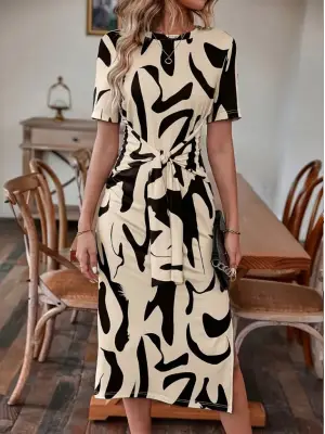 Kadın Kısa Kollu Bisiklet Yaka Desenli Belden Bağlamalı Yandan Yırtmaçlı Süprem Elbise