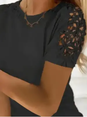 Omarı Çiçek Detaylı Kadın Bluzu