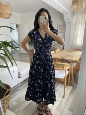 Kadın Kısa Kollu Kruvaze Yakalı Beli Lastikli çiçek Desenli Elbise