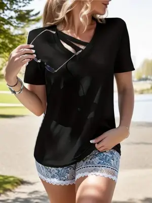 Kadın V Yaka Şerit Detaylı Viskon Bluz