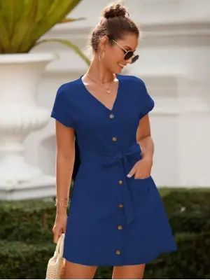 Kadın Kısa Kollu V Yakalı önden Düğmeli Belden Kuşaklı Cepli Sofya Elbise