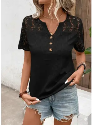 Kadın Kısa Kollu V Yakalı önden Düğmeli Dantel Detaylı Waffle Bluz