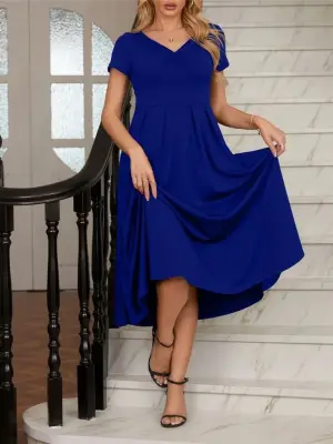 Omarı Feminen Pile Detaylı Midi Elbise