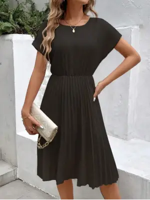 Kadın Kısa Kollu Yakası Açık Belden Lastikli Pileli Kısa Ithal Krep Elbise