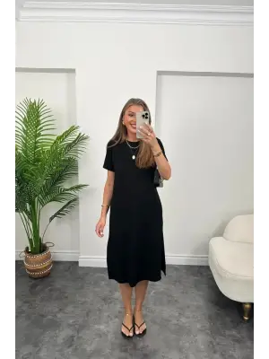 Kadın Kısa Kollu Yırtmaç Detaylı Salaş Viskon Elbise