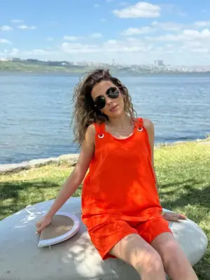 Kadın Kolsuz V Yaka Kuş Gözü Detay Bluz Short Aerobin Ikili Takım