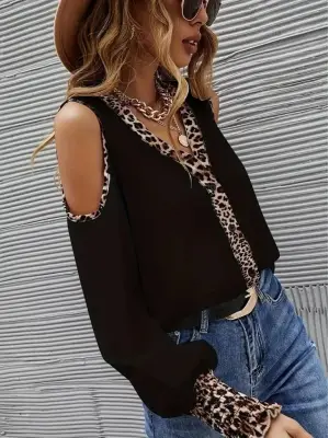 Kadın Omuzlardan Açık Yakalı önden Düğmeli Leopar Detaylı Sandy Bluz