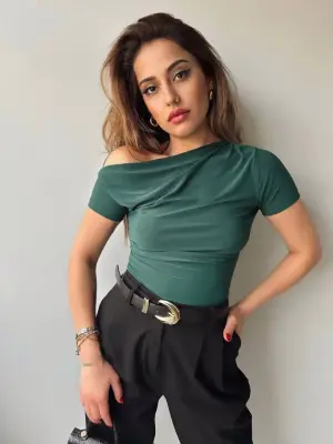 Omarı Rahat ve Şık Düşük Omuz Bluz