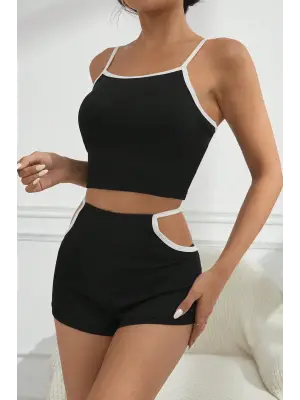 Omarı Modern ve Şık Siyah Beyaz Cut-Out Detaylı Gecelik Takımı