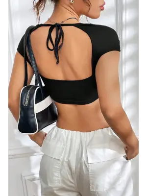 Omarı Siyah Dekolteli Yarım Kol Crop Top Bluz