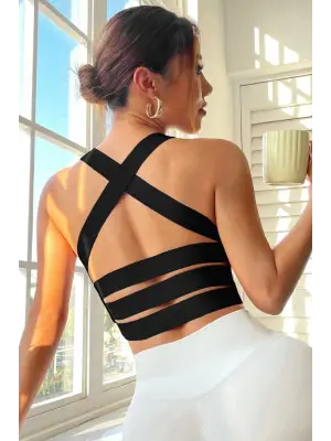 Omarı Siyah Çapraz Lastik Detaylı Crop Top Bluz