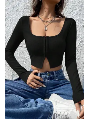 Omarı Siyah Göğüs ve Göbek Dekolteli Crop Top Bluz