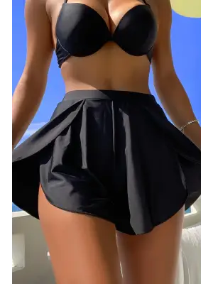 Omarı Siyah Yırtmaçlı Şık Deniz Şortu