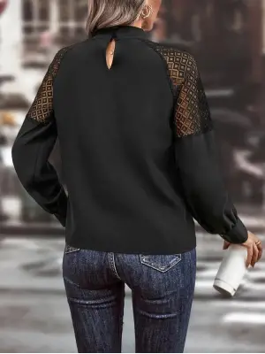 Kadın Uzun Kollu Anahtar Deliği Yaka Reglan Kol Dantel Detaylı Ithal Krep Bluz