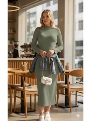 Çarpıcı Yanlardan Yırtmaçlı Maxi Elbise